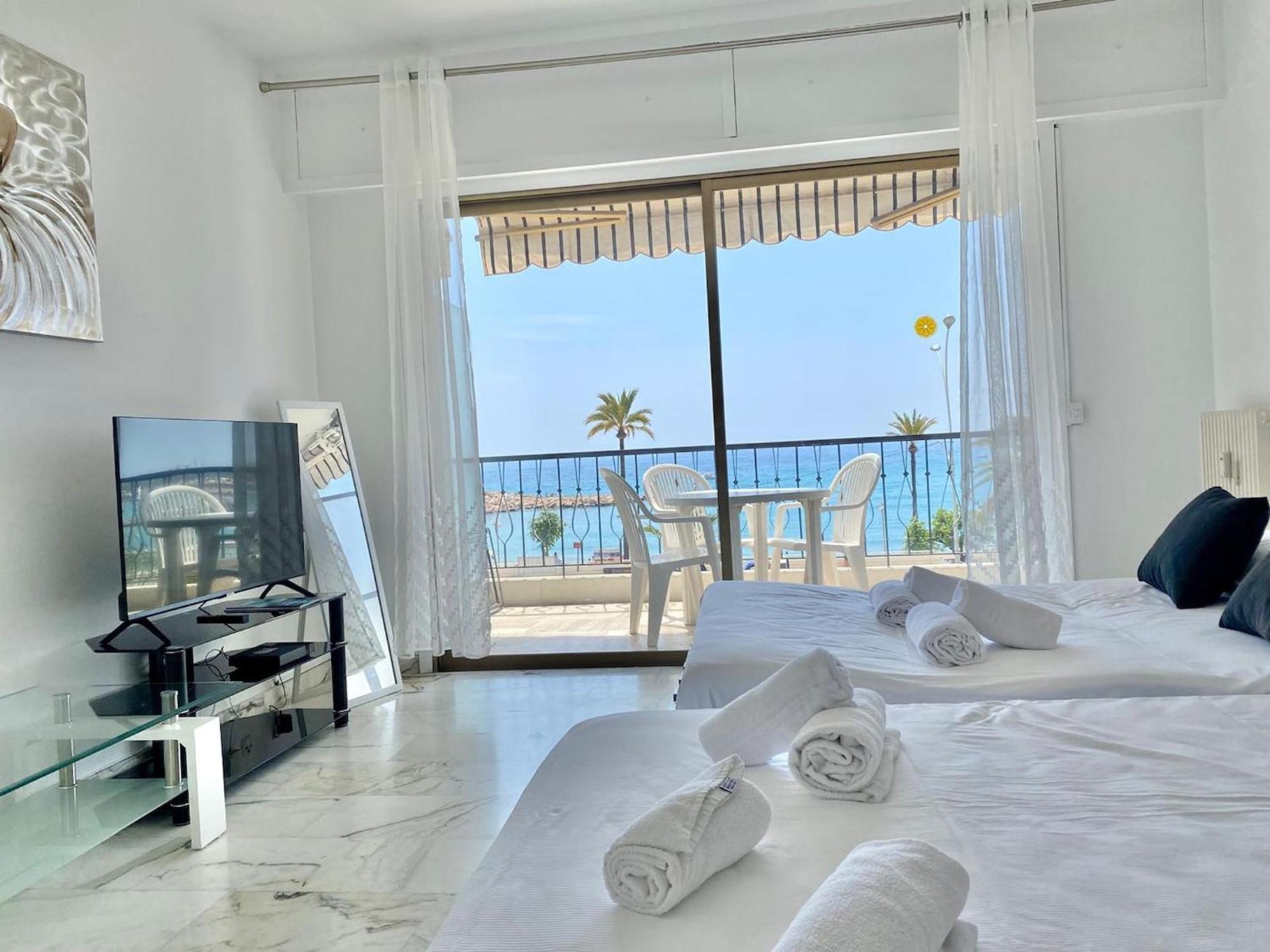 Le Mona Lisa, Vue Mer, Balcon Menton Bagian luar foto